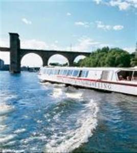 Onder de bruggen van Stockholm Onder de bruggen van Stockholm