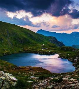 Lakes & Mountains