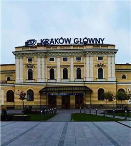 Tren desde la estación central de Cracovia a Oświęcim (Auschwitz)