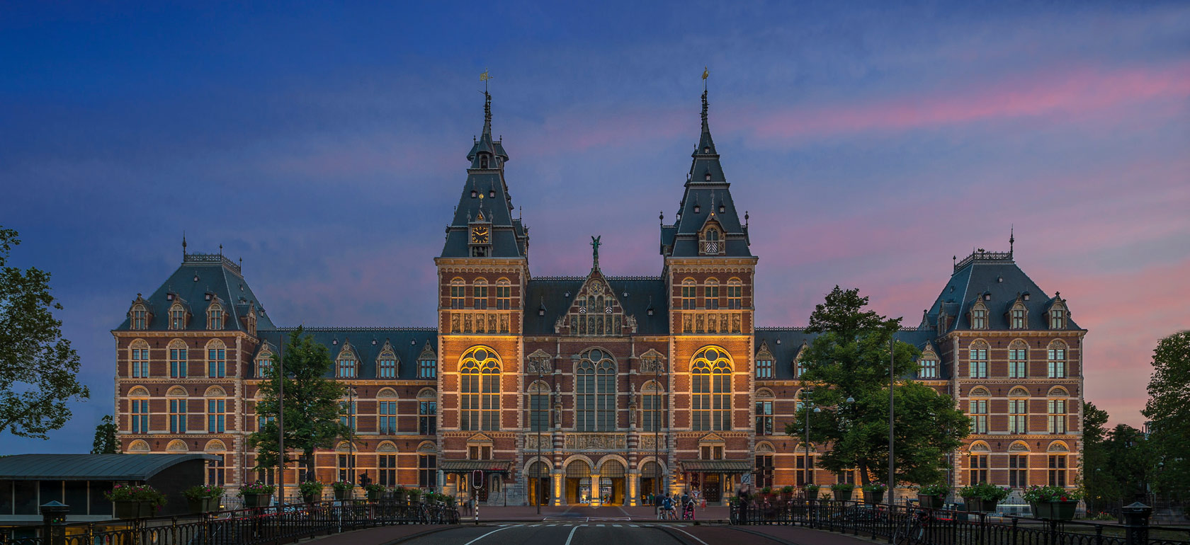 /amsterdam/classificaties/muzea/rijksmuseum-highlight-tour/rijksmuseum_canalcruise_1680x770-1510915734.jpg Wycieczka po Rijksmuseum – najważniejsze atrakcjeORDER