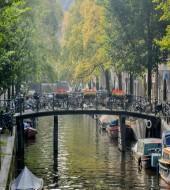 le-tour-du-centre-ville-damsterdam-etsescanaux-guideenfrancais_small.jpg Le Tour du centre-ville d’Amsterdam et ses canaux (Guide en français)