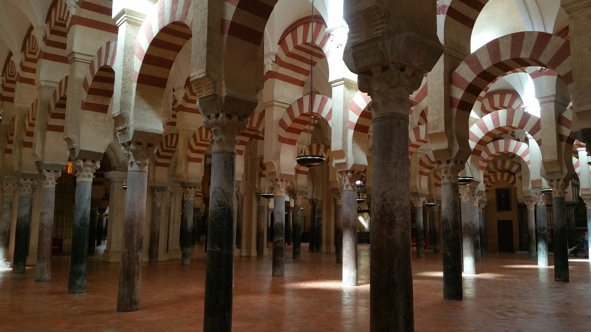 /andalusia/Classificaties/cordoba/mezquita-cathedral-guided-tour/mosquecathedral-of-cordoba-1541600_1920-1529672646.jpg Mezquita Guided Tour