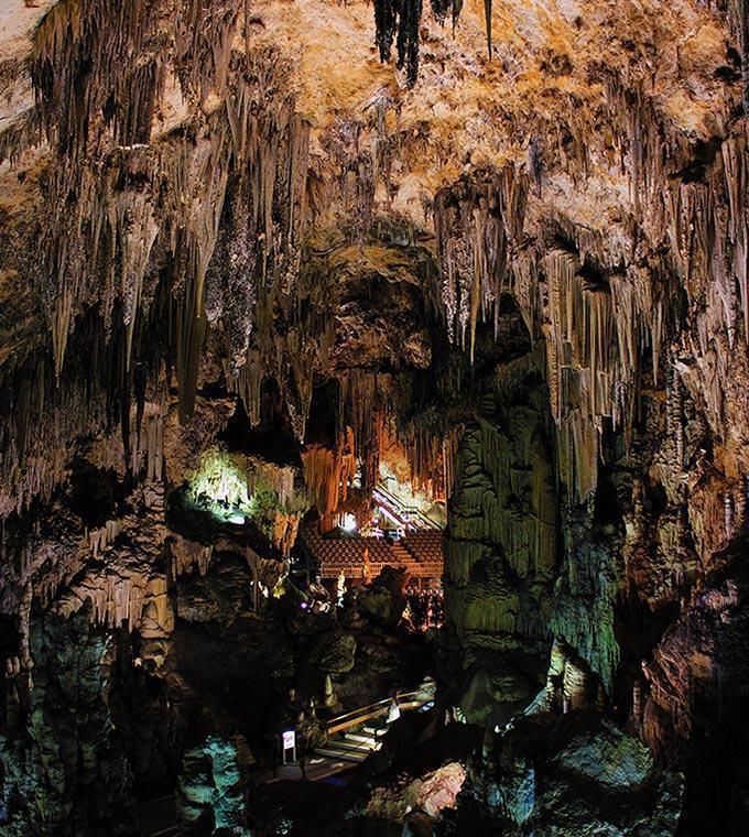 Costa Tropical e as Cavernas de Nerja Costa Tropical e as Cavernas de Nerja