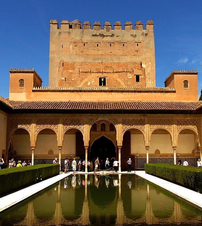 Tour privado a Alhambra Tour privado a Alhambra
