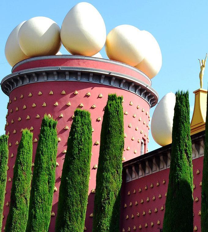 dali-museum-busreis-vanuit-barcelona_small.jpg Dali Museum: Skip the line ticket + busreis vanuit Barcelona
