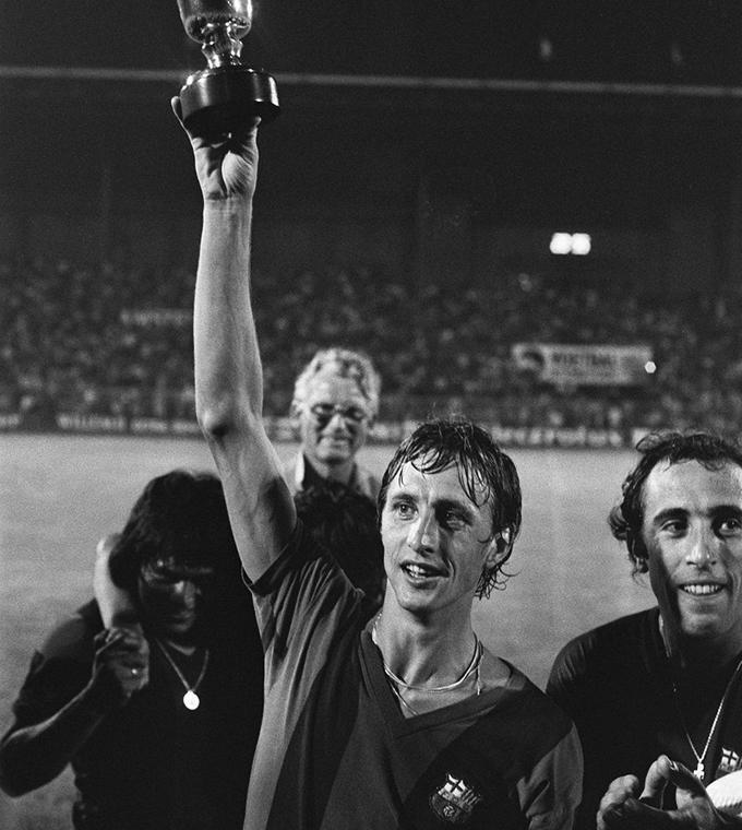 El Salvador Tour: Johan Cruyff in Camp Nou El Salvador Tour: Johan Cruyff in Camp Nou