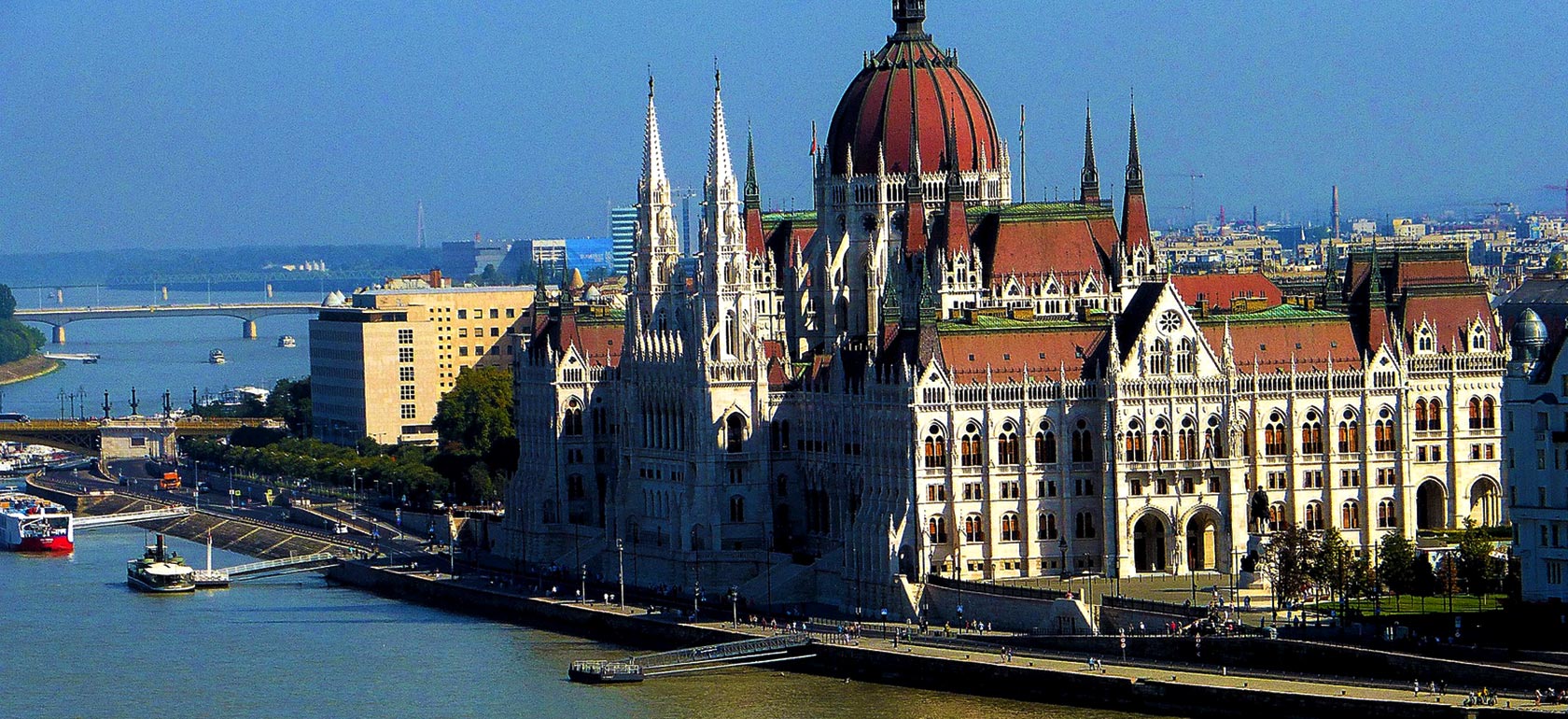 /budapest/Classificaties/excursions/parliament-tour-and-lunch-cruise/BUDAPEST-HEADER-1528458011.jpg Parliament tour & Lunch cruise