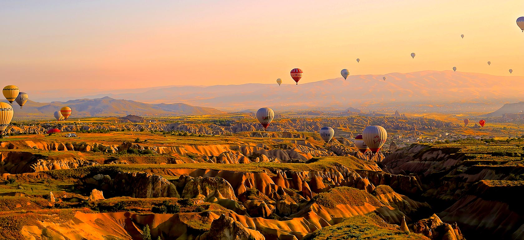 /istanbul/Classificaties/experiences/balloon-tour-over-the-fairy-chimneys/Fairy-Chimneys-1511512358.jpg Balloon Tour Over The Fairy Chimneys