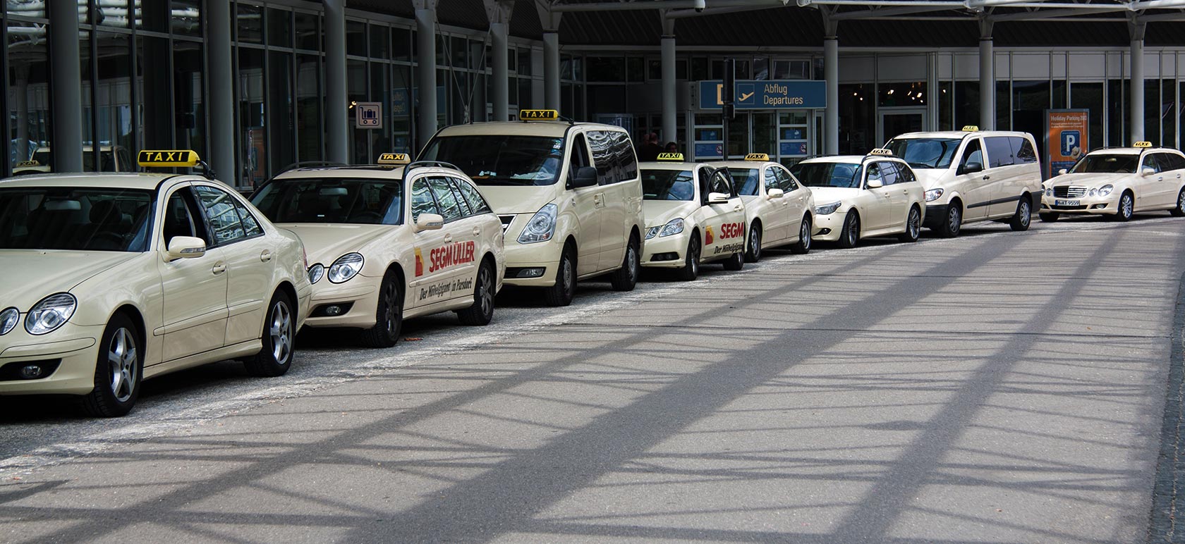 /lisbon/Classificaties/airport-transfer/taxi-service-airport-deluxe/AIRPORT-1534423058.jpg Taxi Lisbon - From Airport to Hotel in Lisbon
