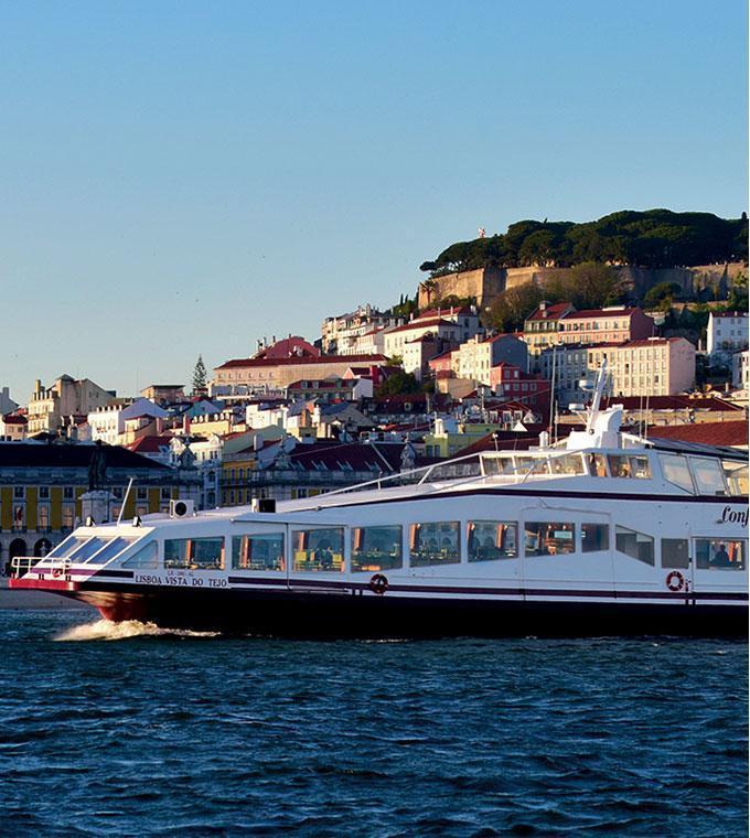 Hop on Hop off Bus & Confeitaria Nacional River Cruise Hop on Hop off Bus & Confeitaria Nacional River Cruise