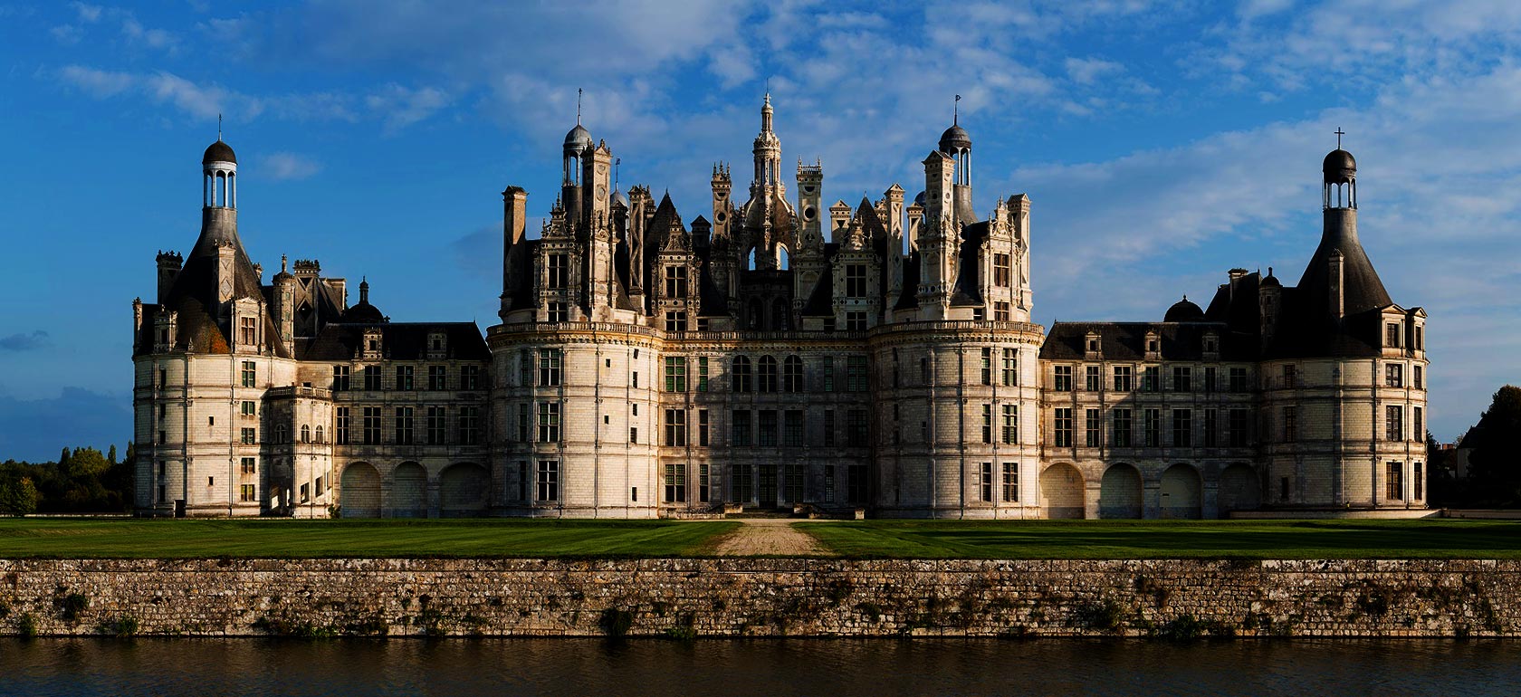 /paris/Classificaties/attractions/guided-visit-of-the-loire-valley-castles/LOIRE-VALLEY-1510843286-1513341790.jpg Тур с гидом в Замковою Долину Лауры