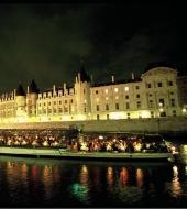 Paris Cruzeiro + Jantar 18.00 Paris Cruzeiro + Jantar 18.00