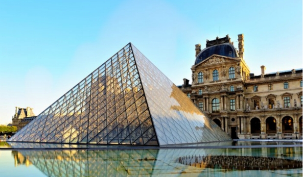 Louvre Museum  - Virtual Tour 3D - 360°