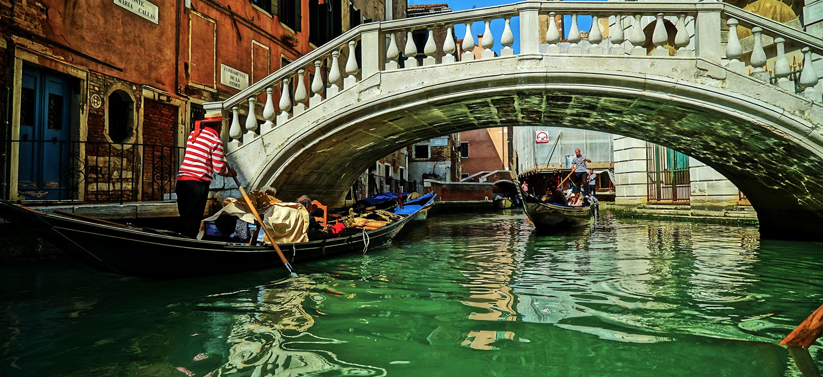 /venice/Classificaties/cruises/gondola-ride/GONDOLA-1511797261.jpg Gondola Ride (VE 04)