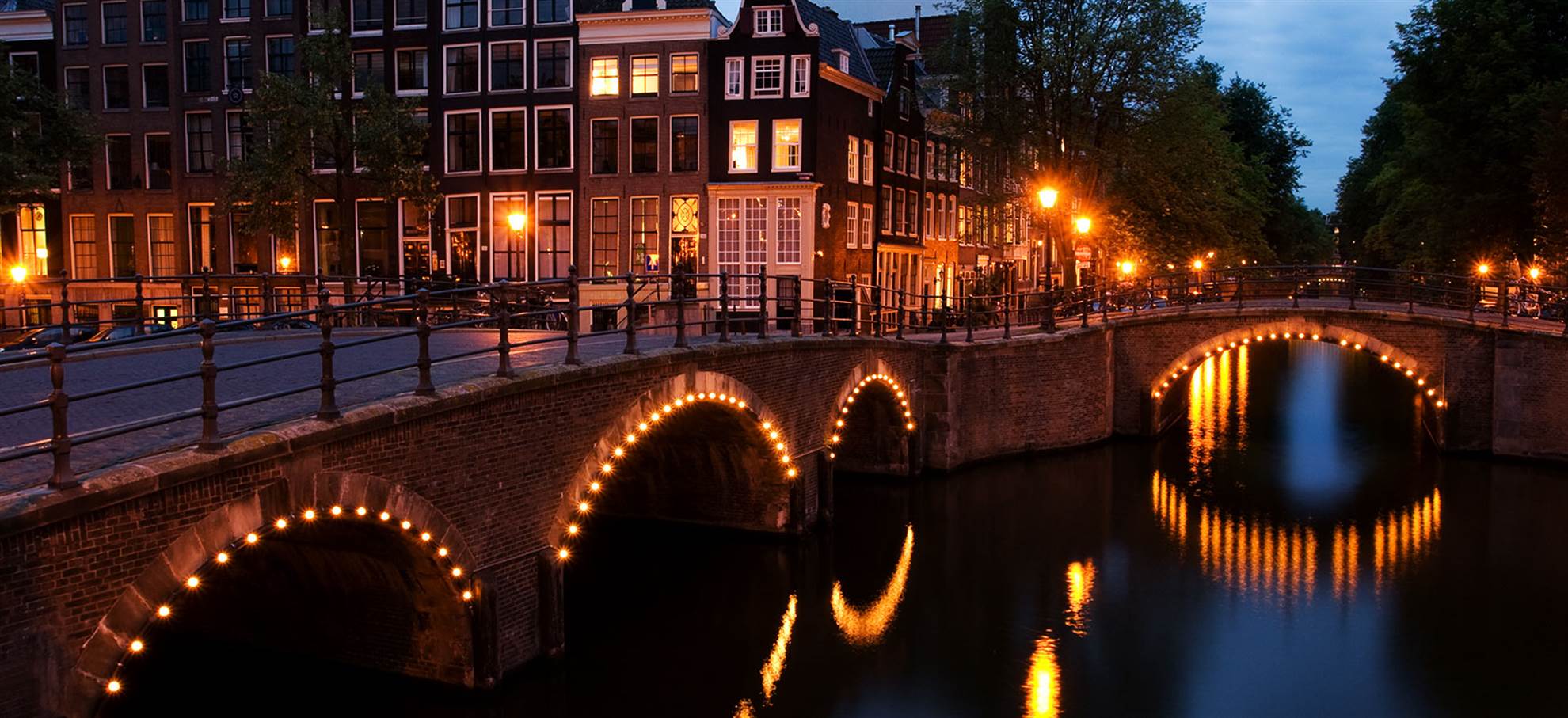 /amsterdam/classificaties/canal-cruises/blue-boat-dinner-cruise/ams-night-cruise-1510268400.jpg Dinner Cruise - Amsterdam South