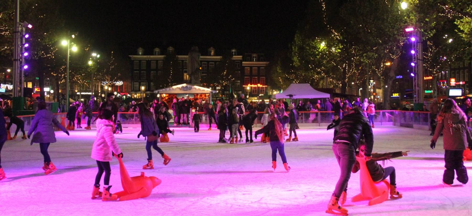 /amsterdam/classificaties/ice-skating-on-rembrandt-square/ice-skating-amsterdam-header-1574779999.jpg Ice skating on Rembrandt Square