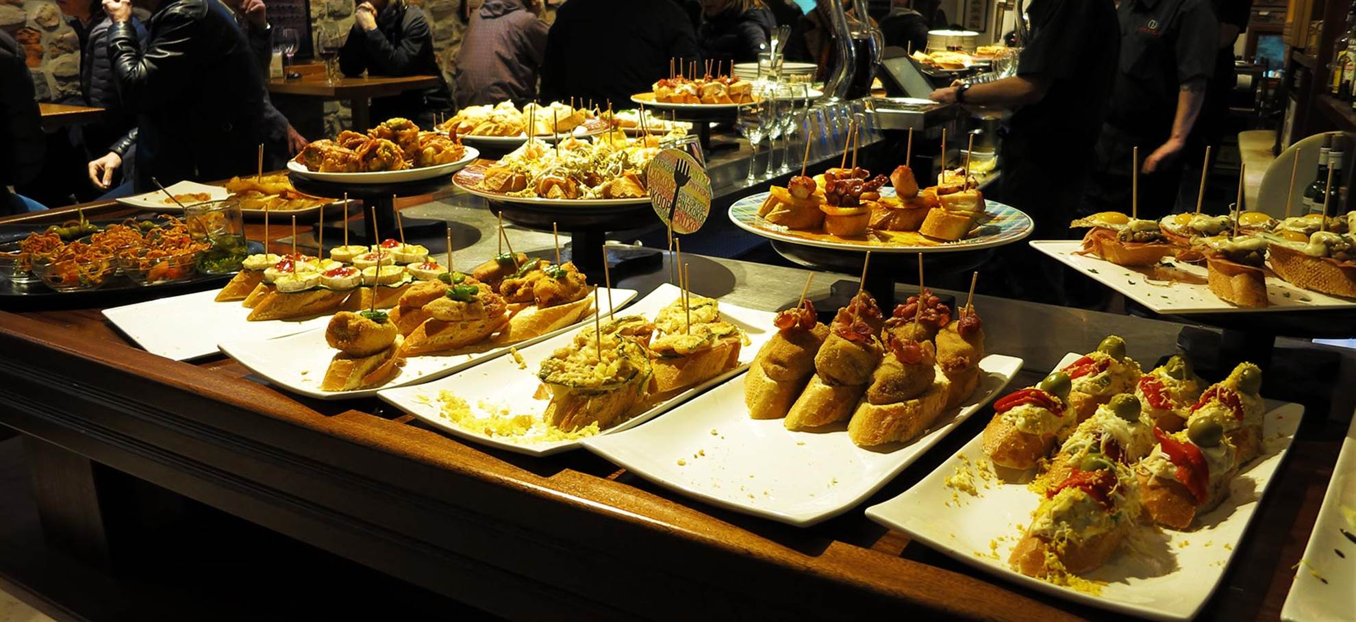 /andalusia/classificaties/sevilla/tapas-tour-centrum/tapas-tour-header-1542726936-1543842560.jpg Tapas Tour Centrum