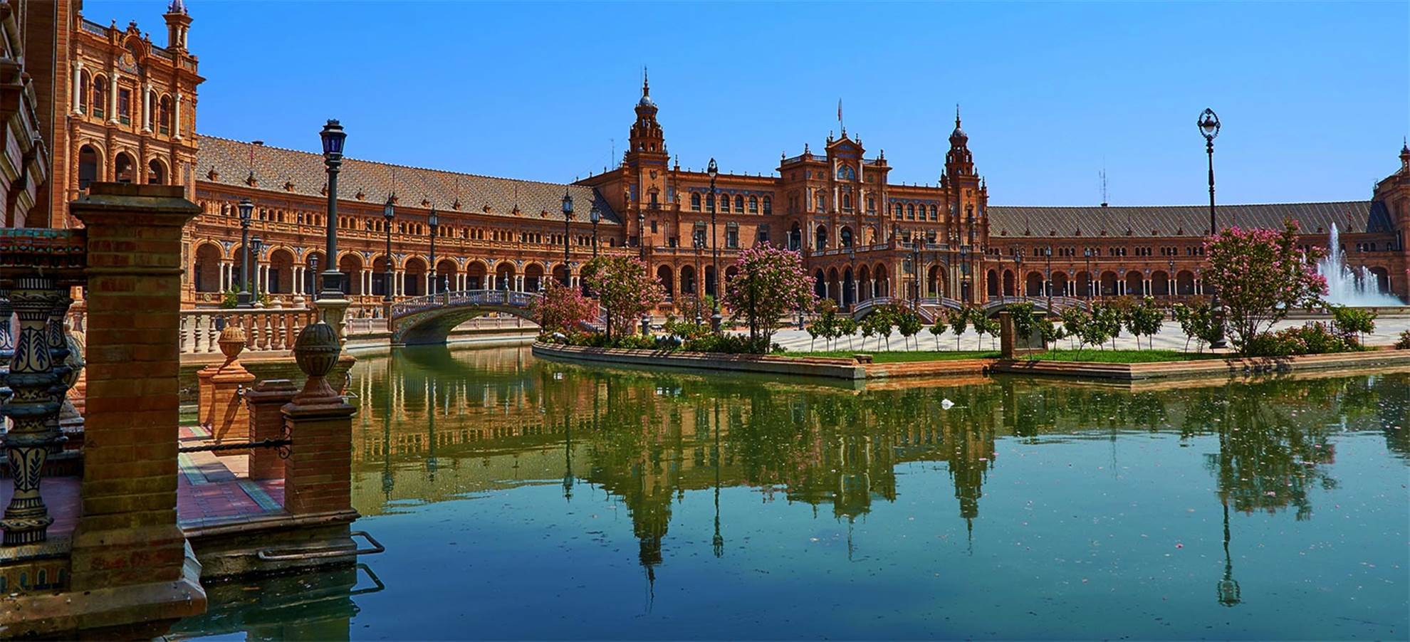 /andalusia/classificaties/seville/seville-fascinante-et-monumentale/fantastic-seville-header-1542291540-1543572662.jpg Séville, Fascinante et Monumentale (SVQFASMO)