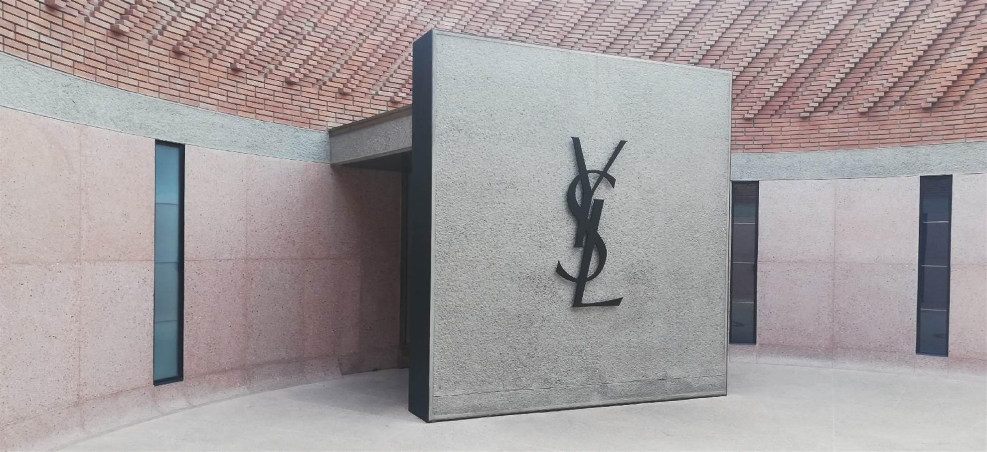 /attractions/yves-saint-laurent-museum-marrakech/ysl-museum-header-1590663482.jpg Yves Saint-Laurent Museum - Skip-the-line ticket!