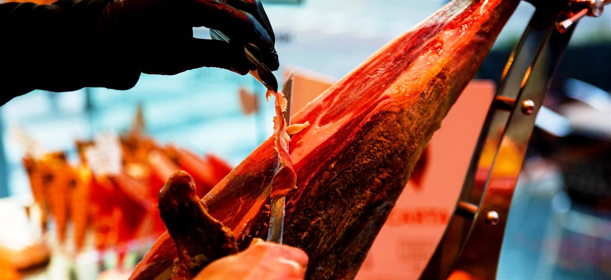 /barcelona/classificaties/attractions/sagrada-familia-jamon-experience/enrique-tomas-header-1527842881.jpg Jamon Experience (close to Sagrada Familia)