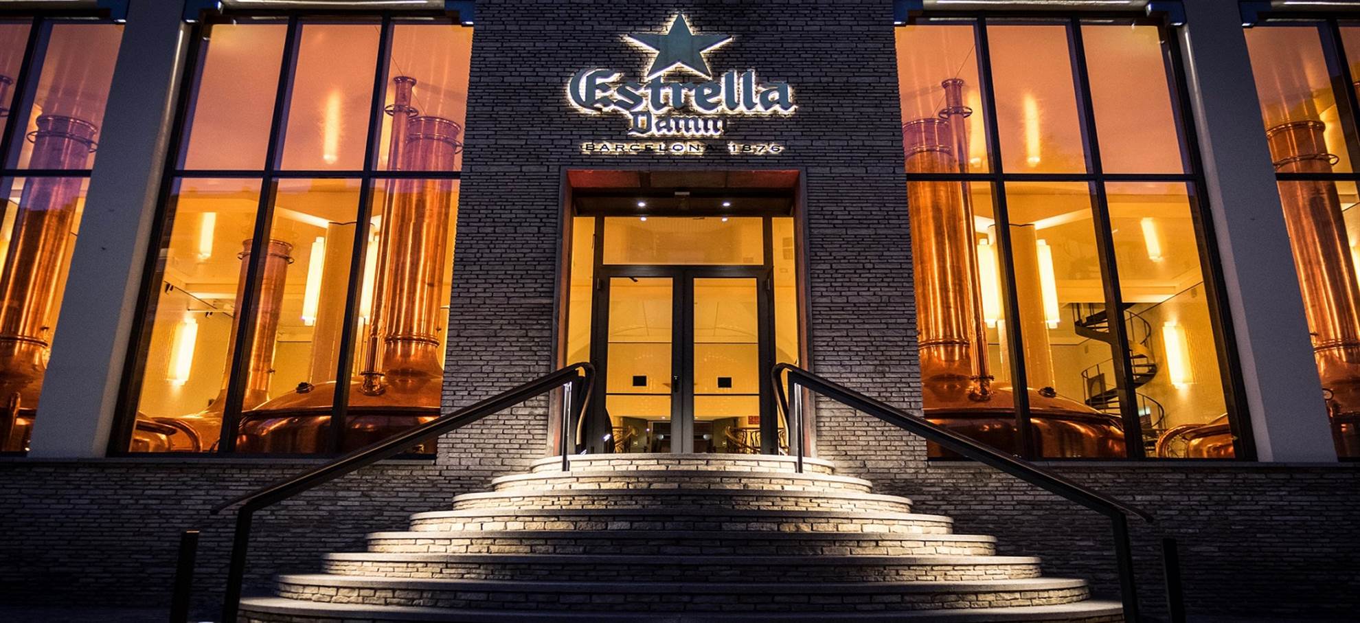 /barcelona/classificaties/escursioni/estrella-damm-brewery/dam-big-2-1510653843.jpg Fabrica della birra Estrella Damm
