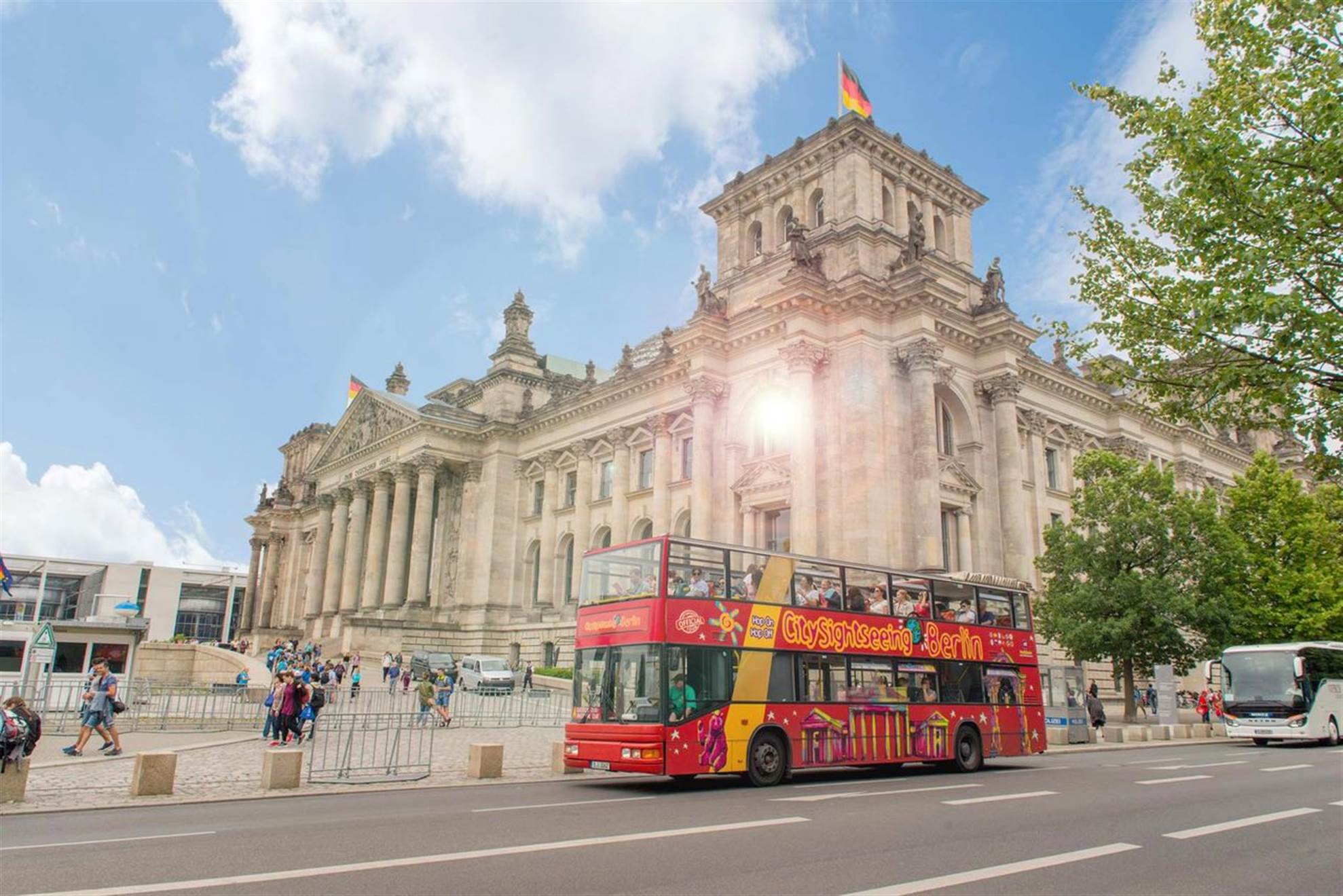 /berlin/classificaties/hop-on-hop-off-bus/berlijn-hop-on-hop-off-bus/berlin-bus-small-1557176400-1-1557867600.jpg Berlijn Hop on Hop off Bus