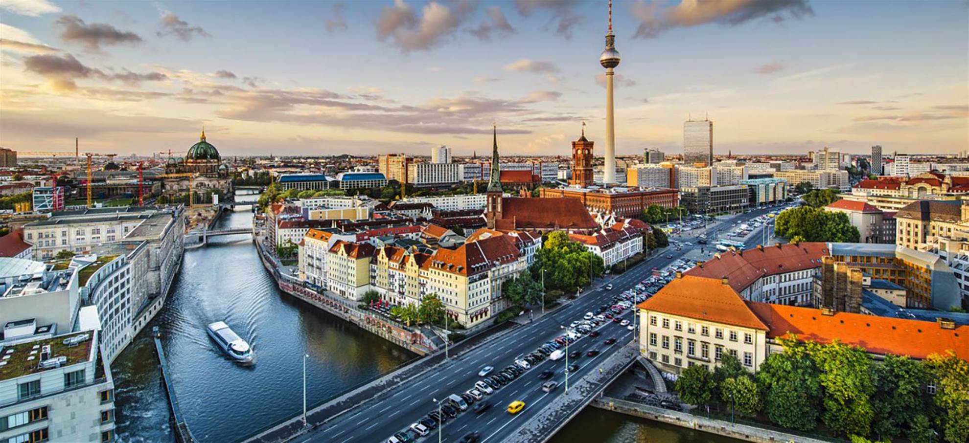 /berlin/classificaties/hop-on-hop-off-bus/hop-on-hop-off-bus-boat-trip/berlin-cruise-header-1534411684.jpg Hop-on Hop-off Bus + Boat Trip