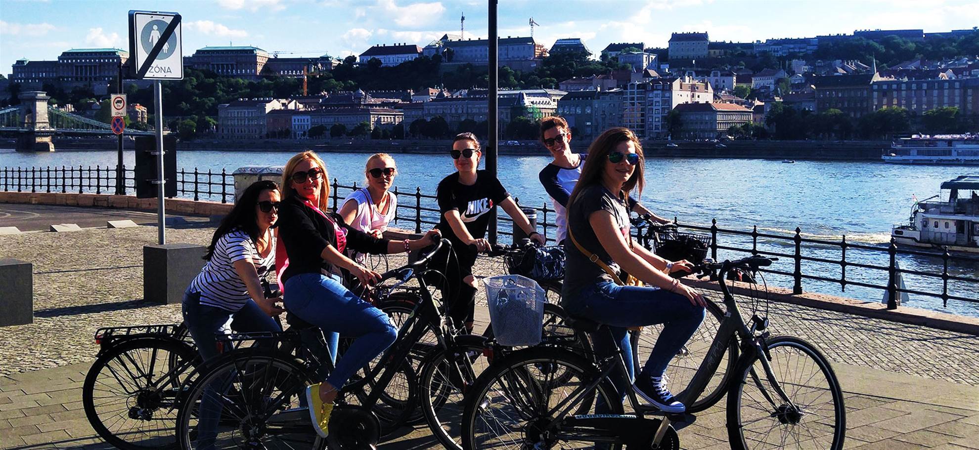 /budapest/classificaties/tours-by-bike/budapest-highlights-bike-tour/bike-tour-header-1563434220.jpg Budapest Highlights Bike Tour