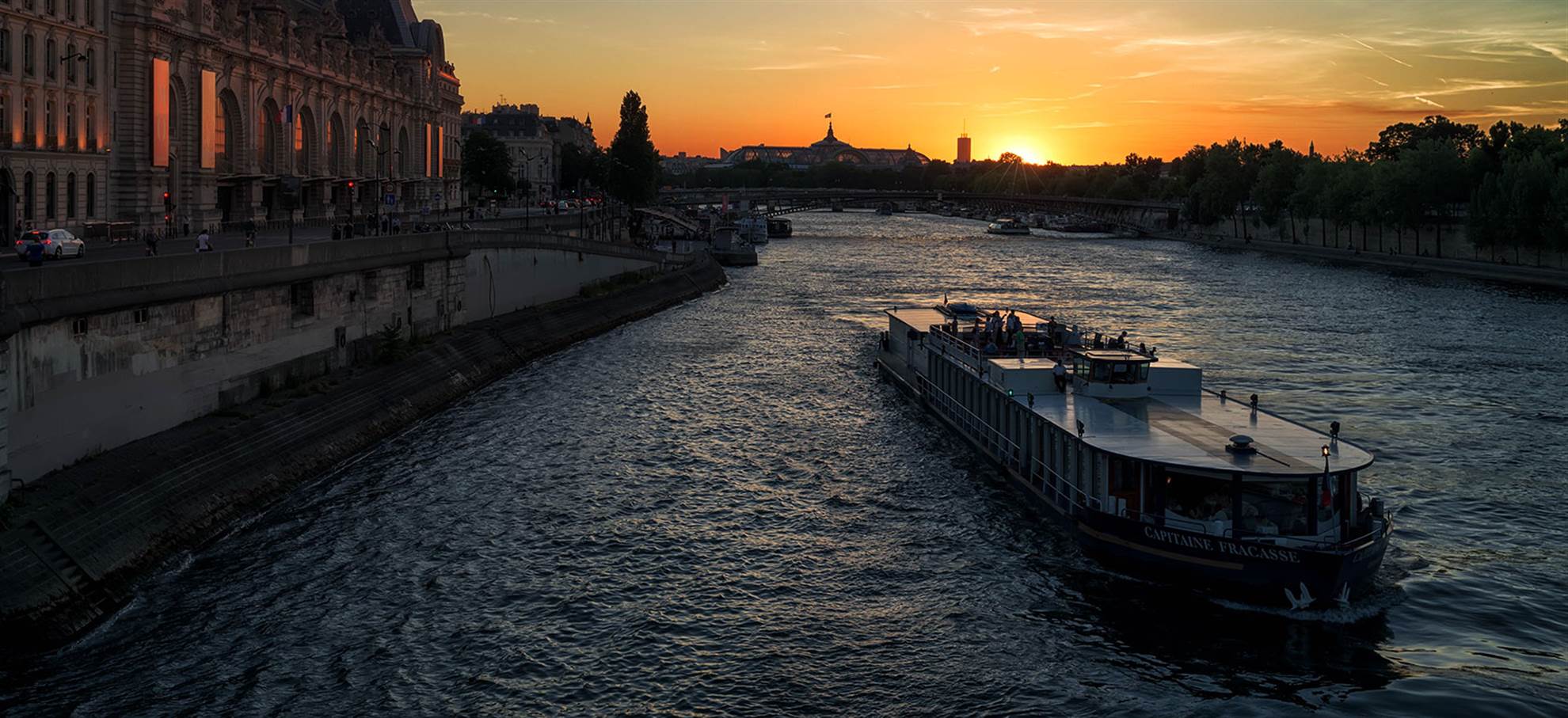 /cruise-tours/paris-essential-with-dinner/cruise-lunch-1510743790.jpg Paris Dinner Cruise - 18.00h