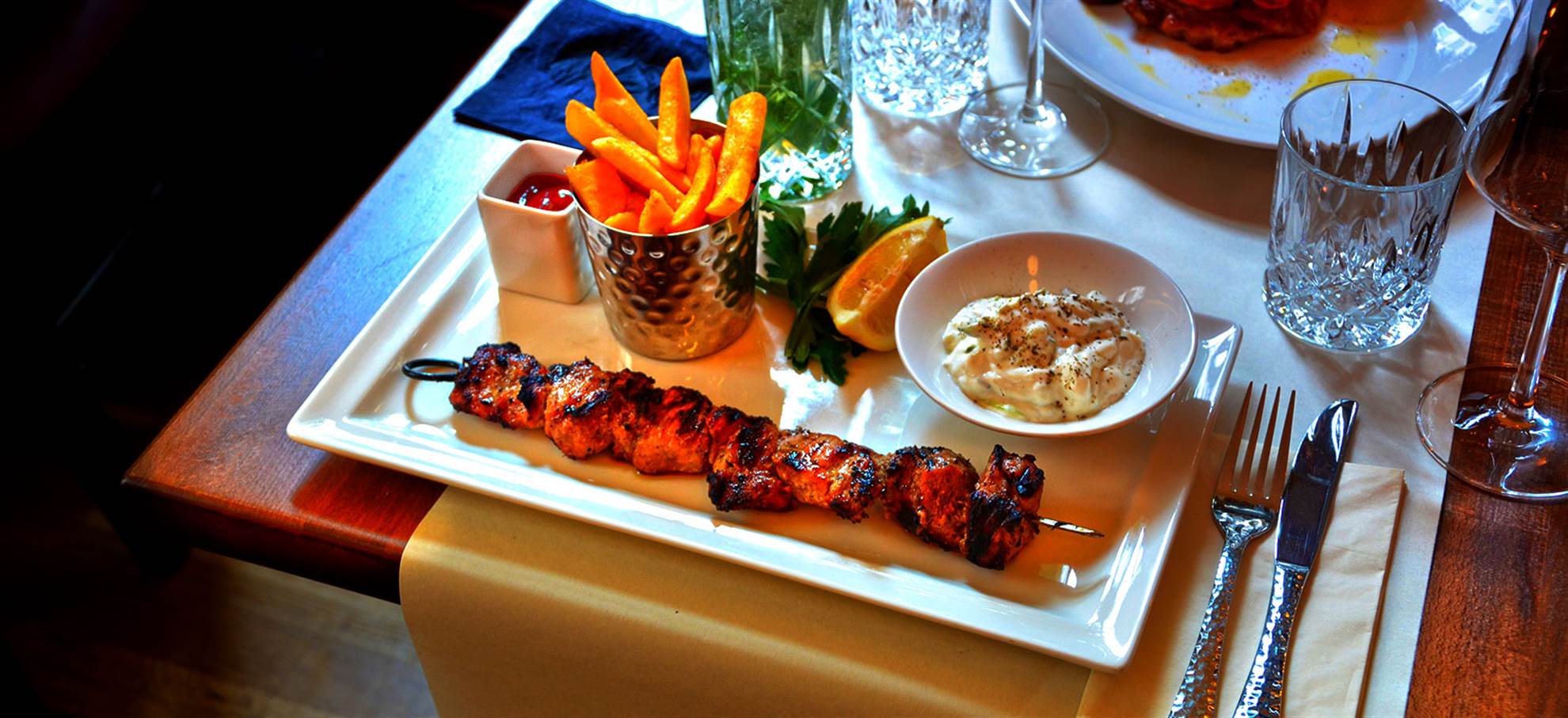 /cruise-tours/paris-illuminations-with-dinner/cruise-dinner-2-1510746920.jpg Paris Dinner Cruise - 20.30h
