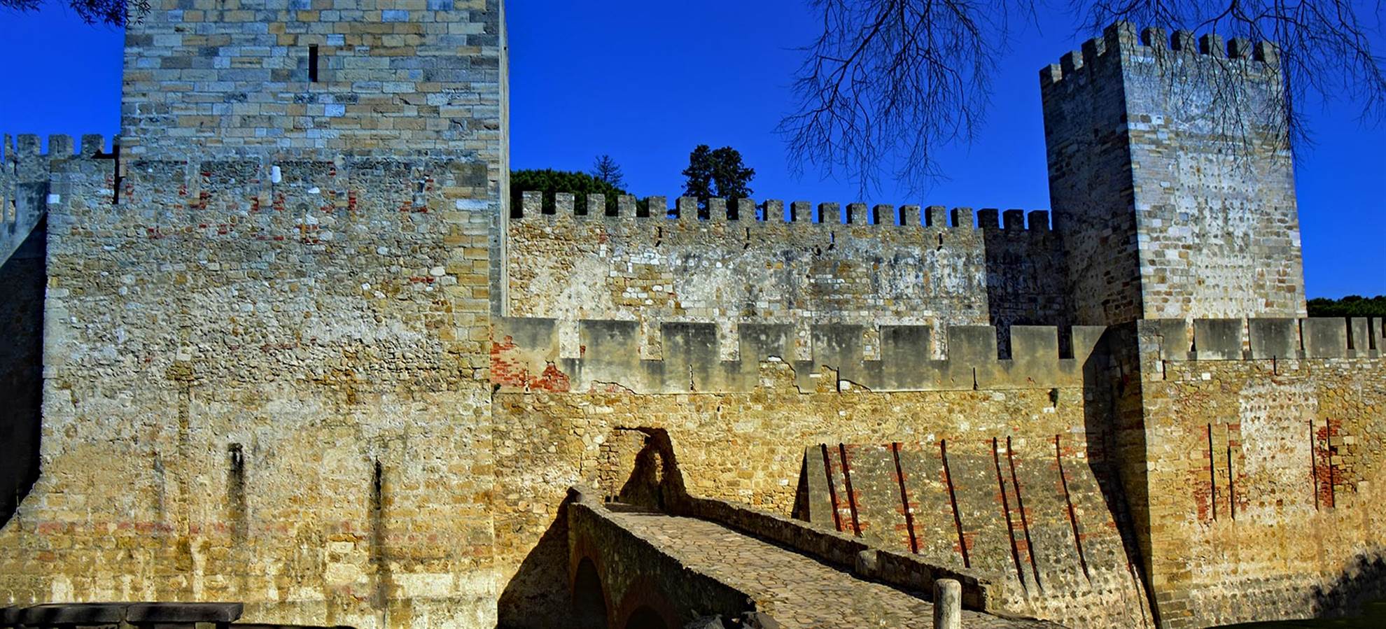 /lisbon/classificaties/attractions/castelo-de-sao-jorge/castelo-de-so-jorge-header-1543490725.jpg Castelo de São Jorge