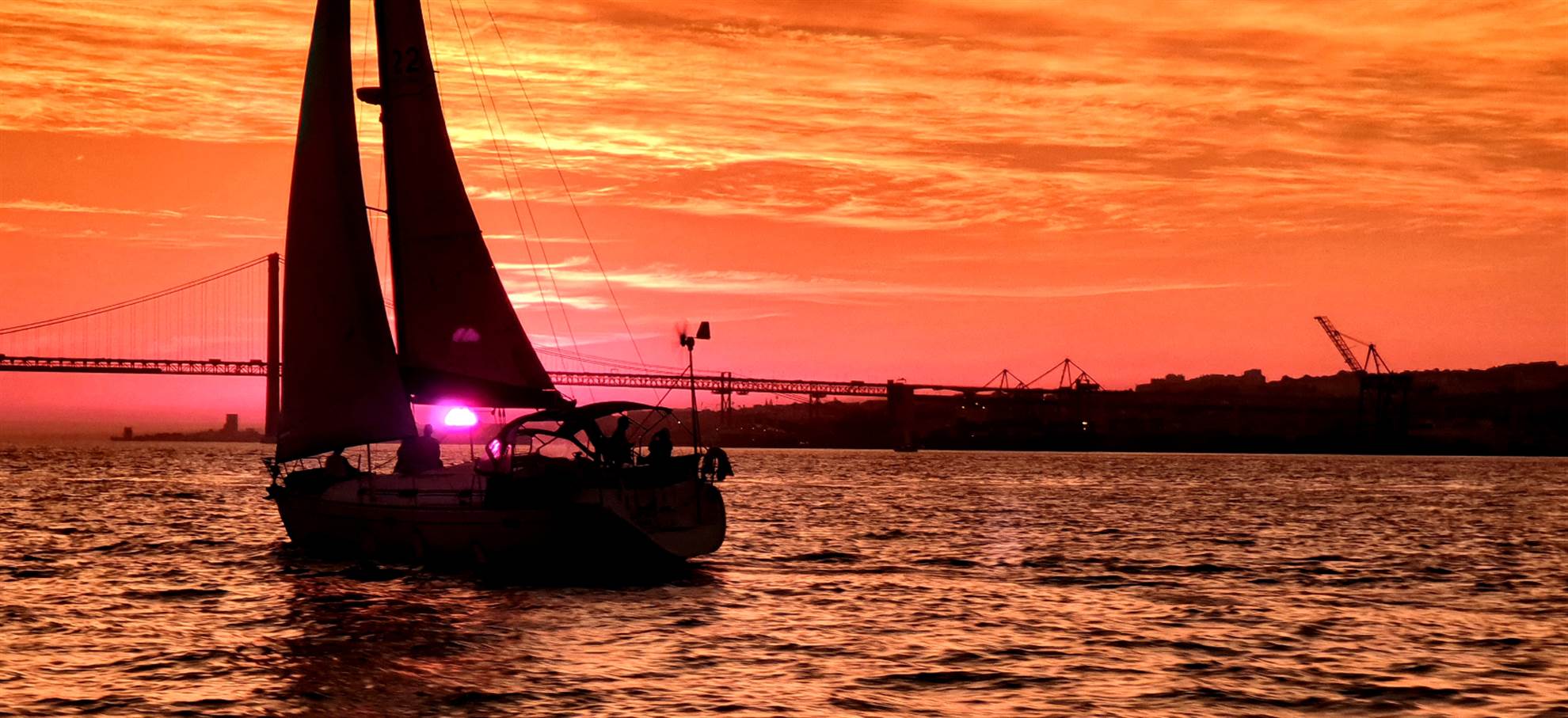 /lisbon/classificaties/cruises/dinner-cruise/sunset-tour-header-image-1550663017.jpg Sunset Tour
