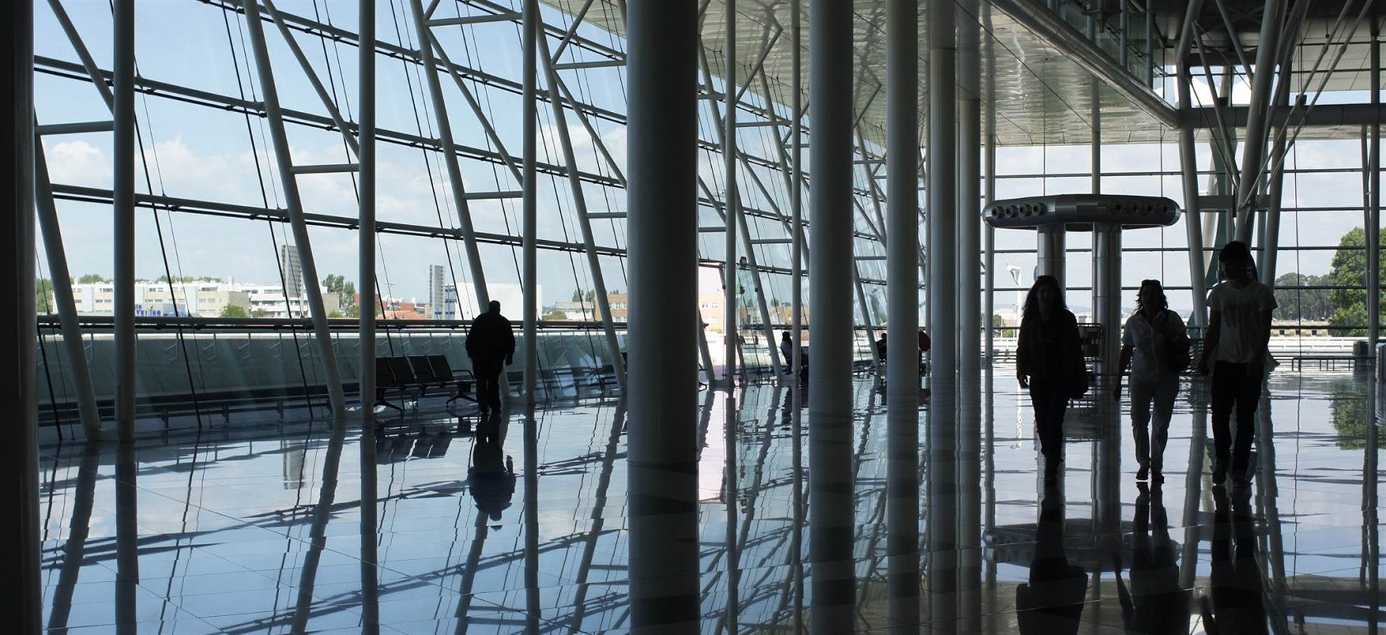 /oporto/classificaties/transfers/porto-airport-to-city-centre/portugal_airport_header-1587636979.jpg Porto Airport to City Centre