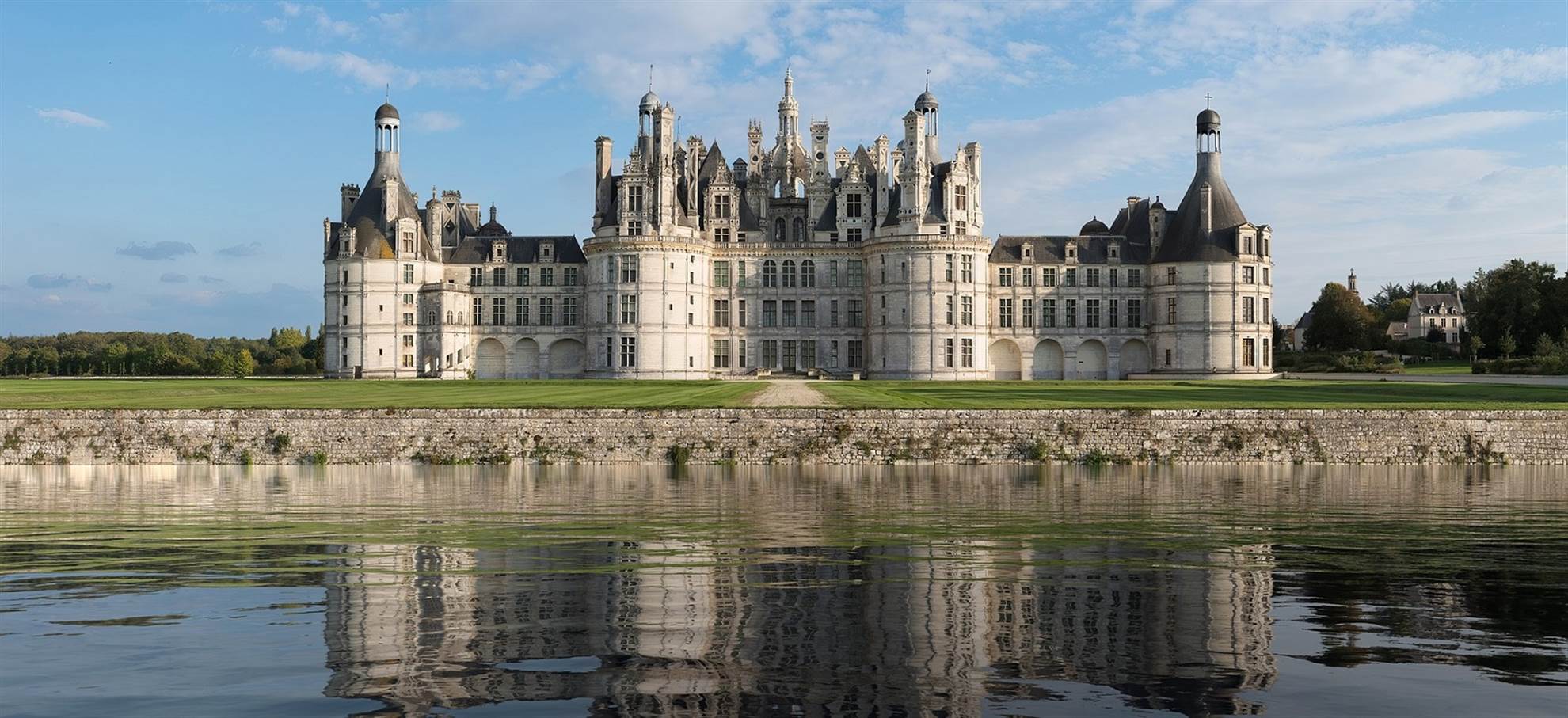 /paris/classificaties/excursions/chambord-castle-fast-track/header-chambord-1562758701.jpg Chambord Castle + Visit of French gardens: Skip the line tickets