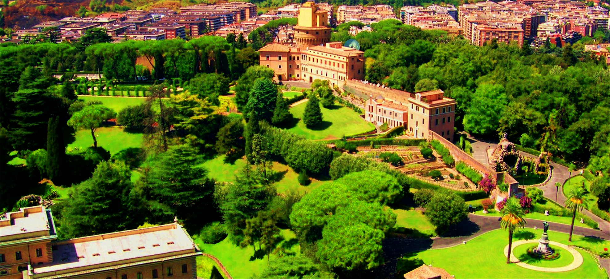 /rome/classificaties/vaticaan/de-vaticaanse-tuinen-met-een-mini-open-bus/vatican-gardens-1509376591-1510314445.png De Vaticaanse tuinen, met een mini open bus