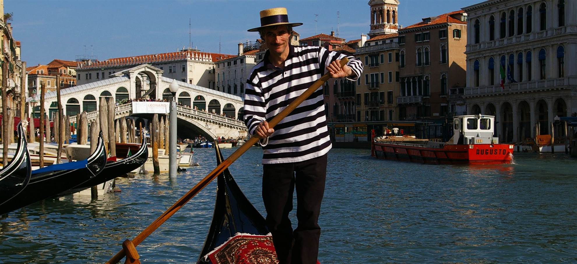 /venice/classificaties/cruises/gondola-serenade-and-dinner/gondola-serenade-and-dinner-header-1544110681.jpg Gondola Serenade and Dinner
