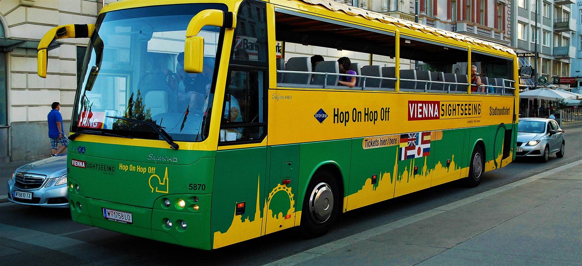 /vienna/classificaties/attractions/vienna-hop-on-hop-off/hop_on_hop_off_bus_wien-header-1534417927.jpg Vienna Hop on Hop off Bus