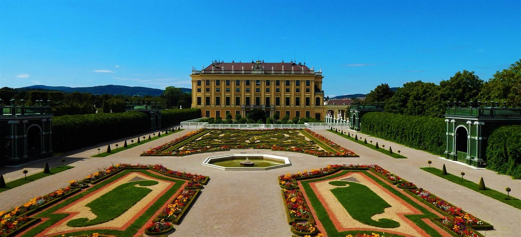 /vienna/classificaties/city-tours/city-tour-with-schonbrunn/schnbrunn-he-1534422208.jpg City Tour with Schönbrunn