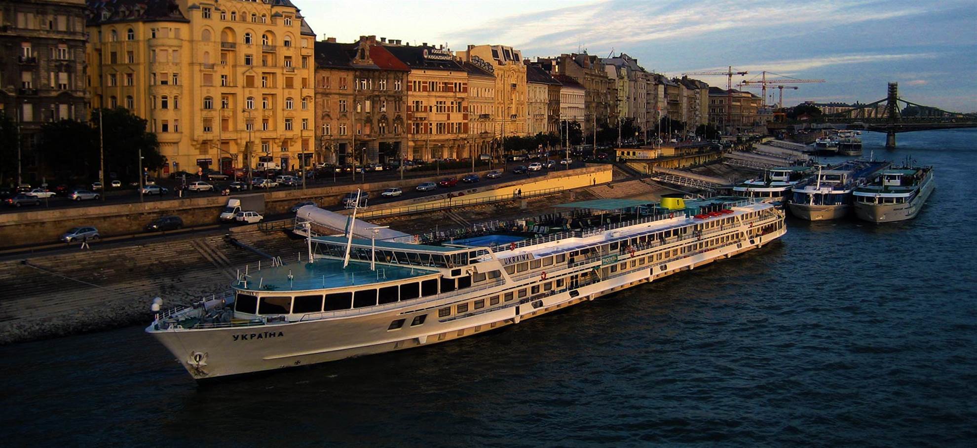 /vienna/classificaties/cruises/panoramic-tour-and-boat-ride/panoramic-tour-header-1534423546.jpg Panoramic Tour and Boat Ride