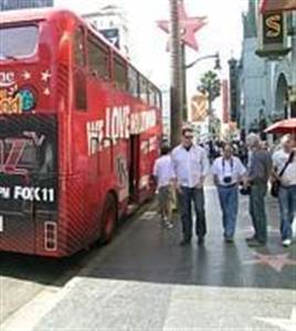 Nähtävyysbussi ja Elokuvatähtien kodit -kierros